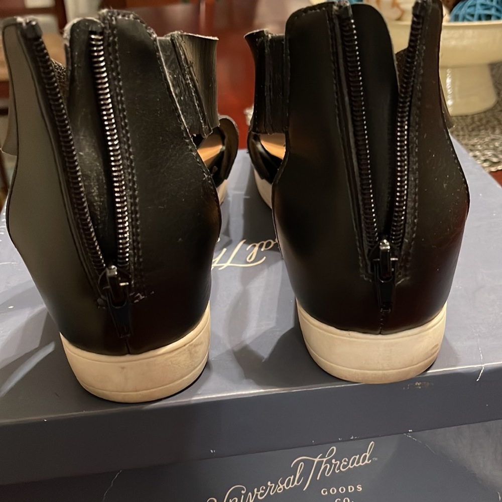 Shoes - Picture 8 of 8